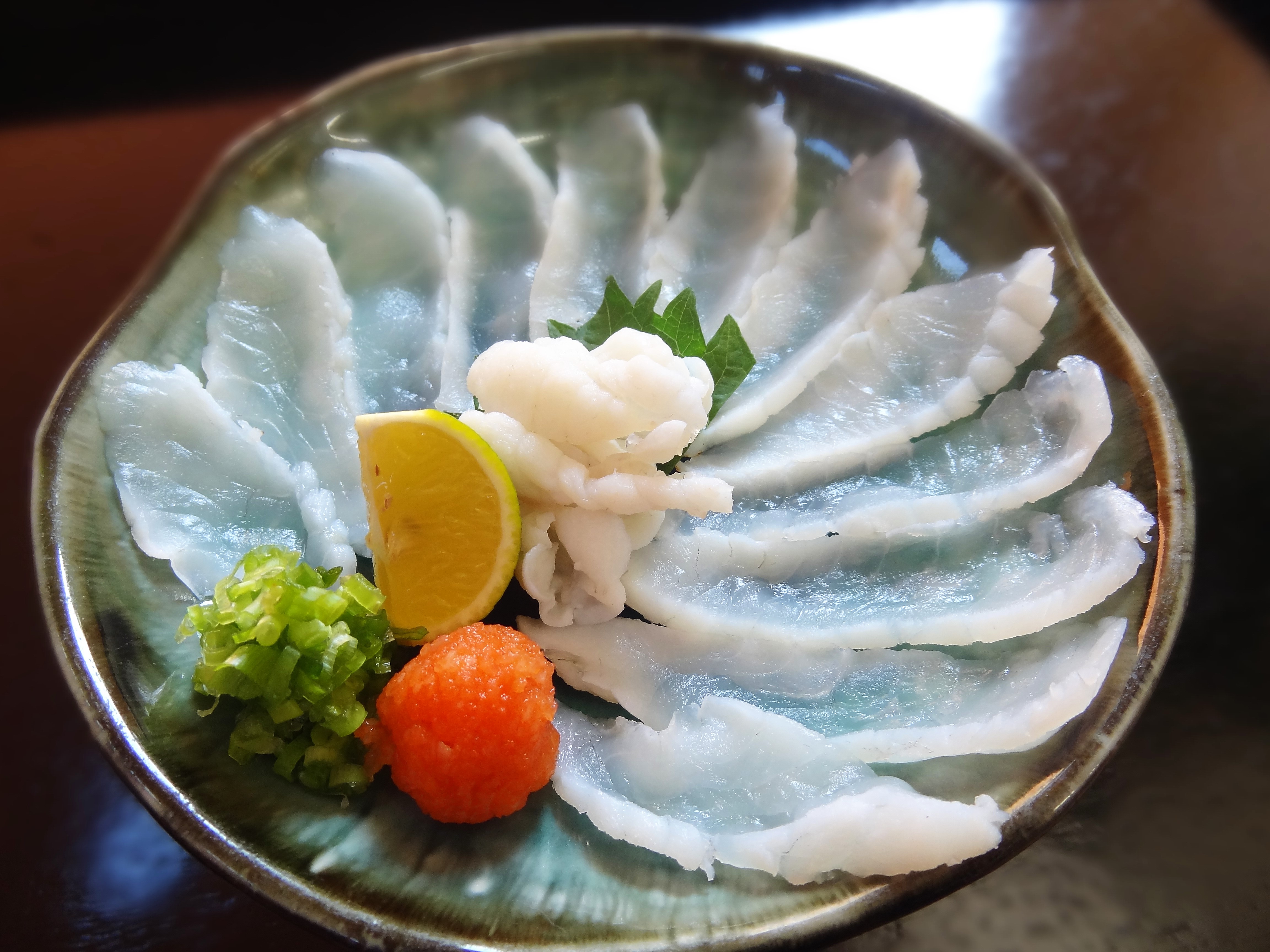 炙りふぐ造り
