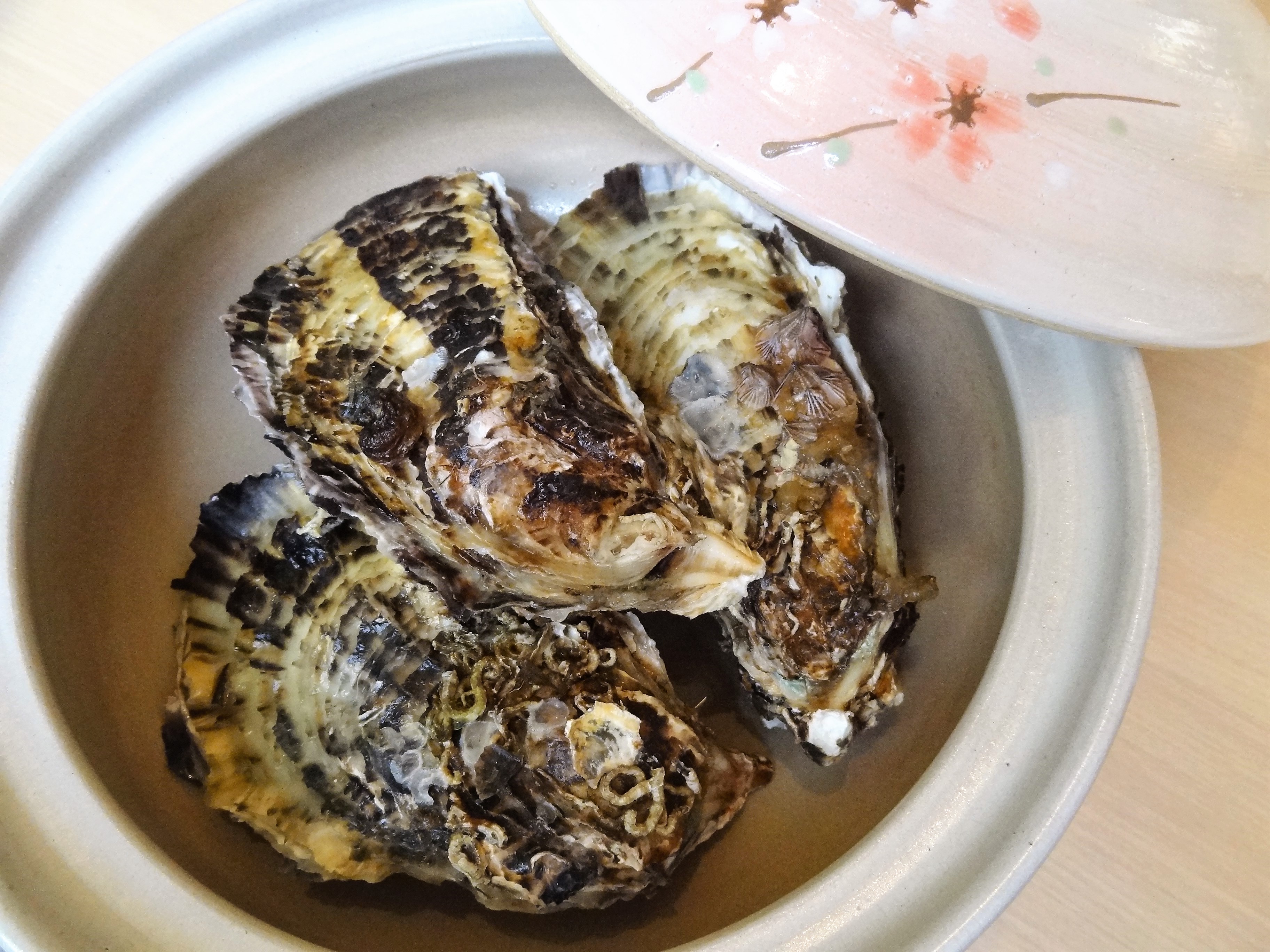 答志島の牡蠣ももこまちの土鍋酒蒸し